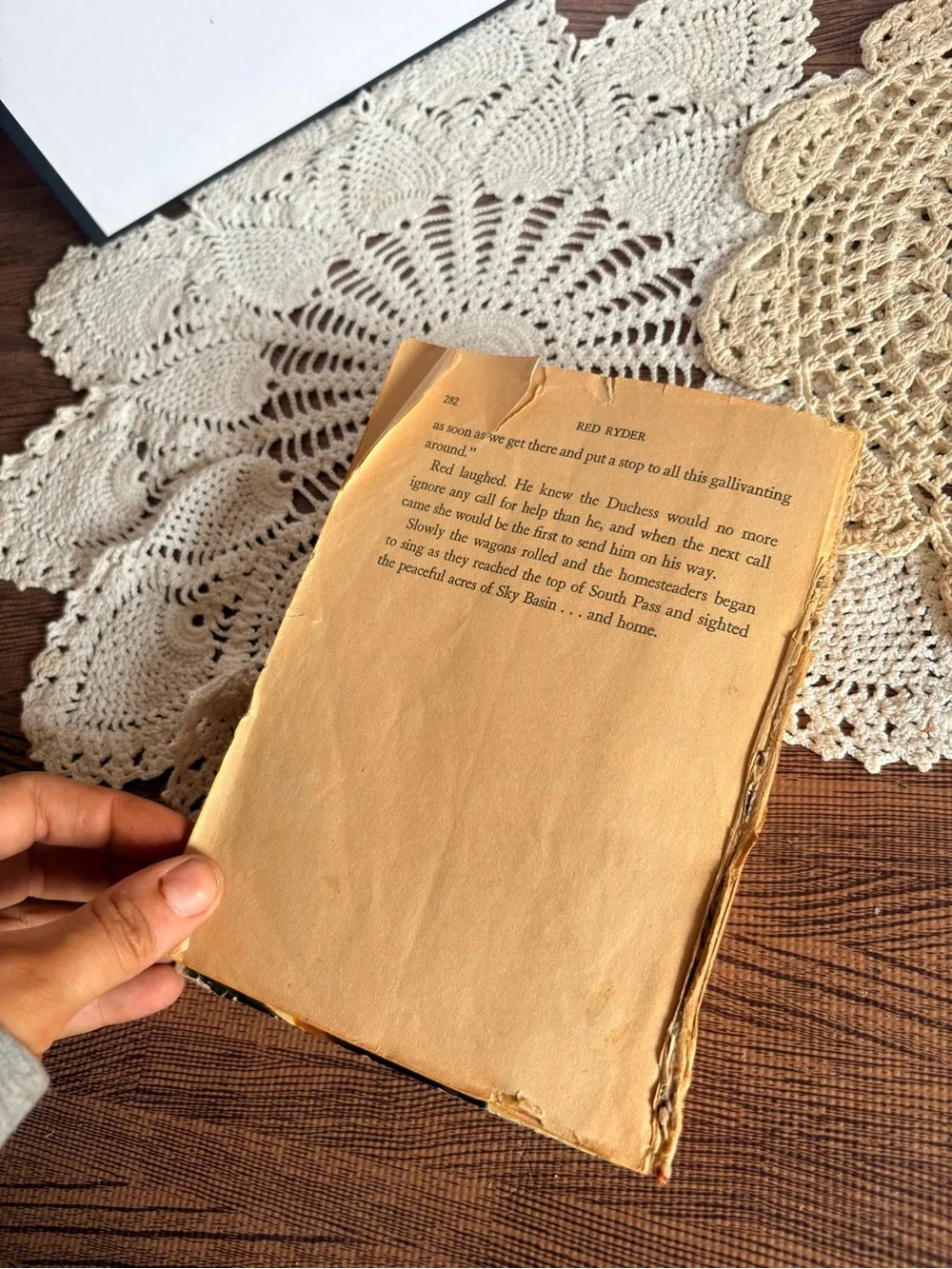 Vintage Red Ryder Gun-Smoke Hard Cover Book